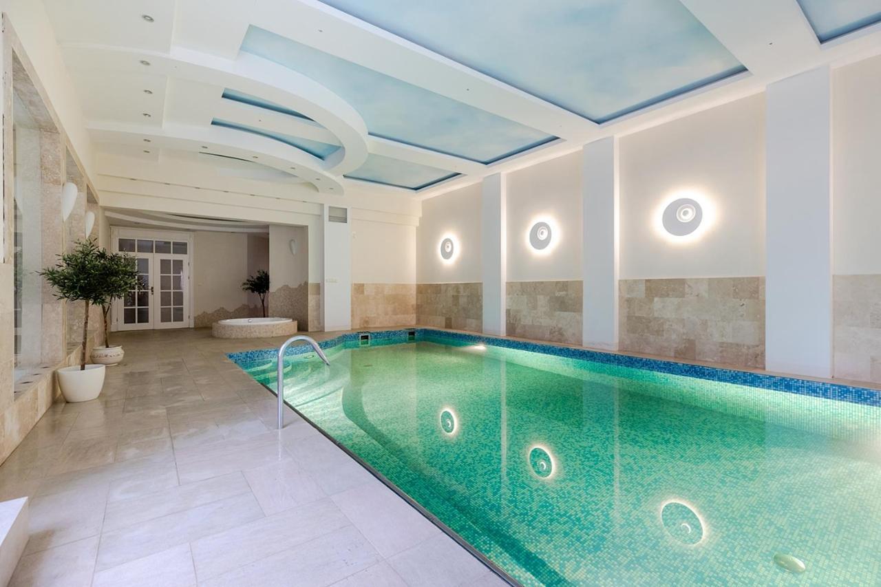 Luxury Villa Indoor Pool Warsaw Magdalenka Buitenkant foto