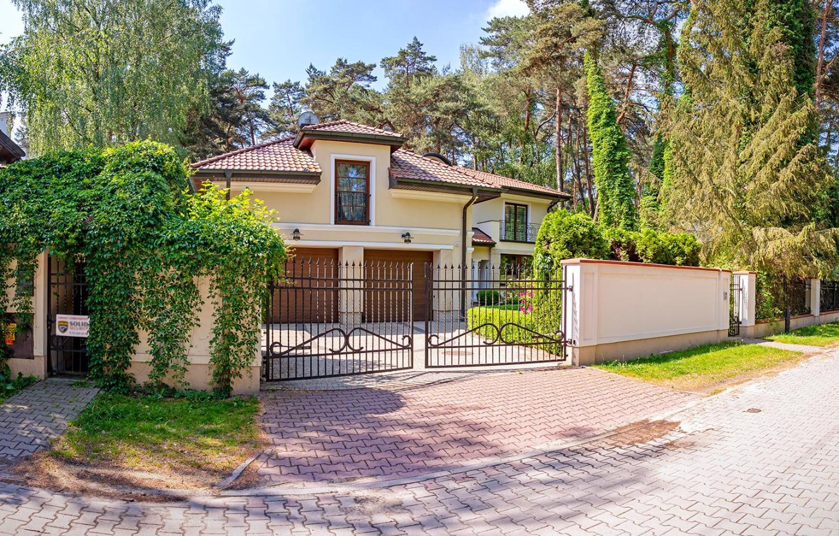 Luxury Villa Indoor Pool Warsaw Magdalenka Buitenkant foto